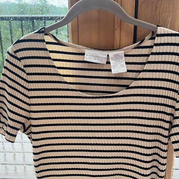 EUC Woman’s Worthington Stretch Top - Picture 4 of 6